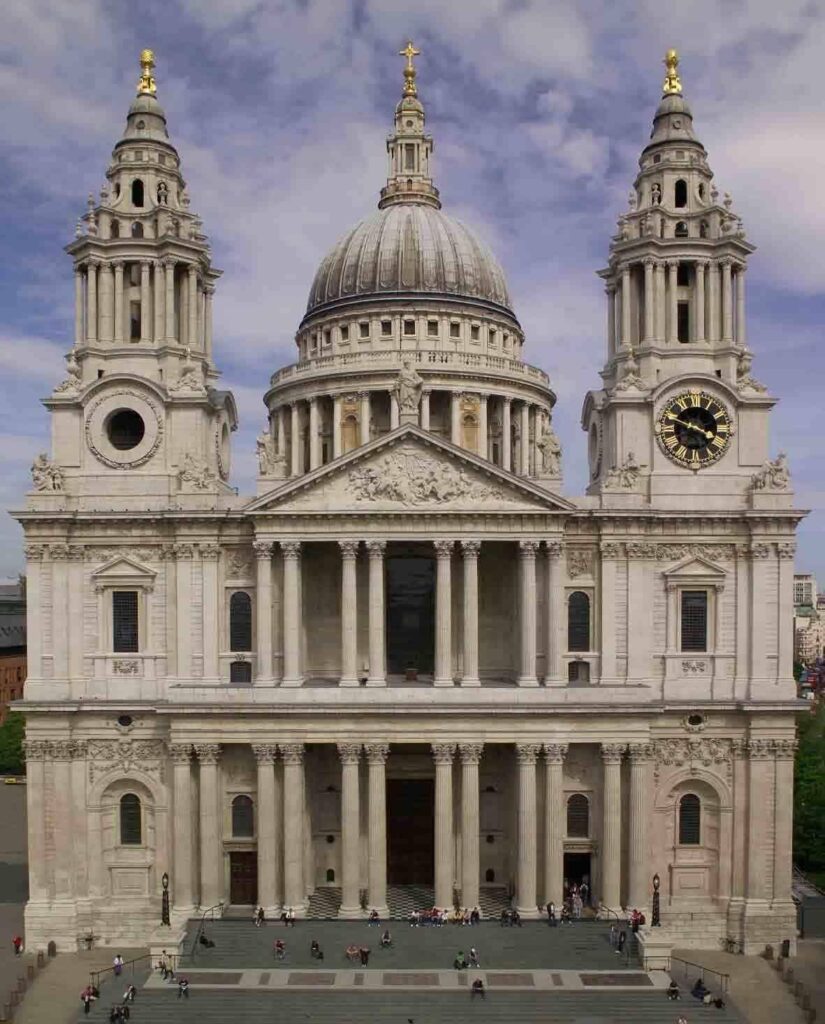Architectural landmark: st. Paul’s cathedral west façade © the cultural tutor