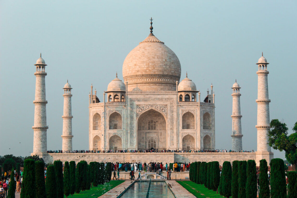 Architectural landmark: taj mahal façade © sudipta mondal