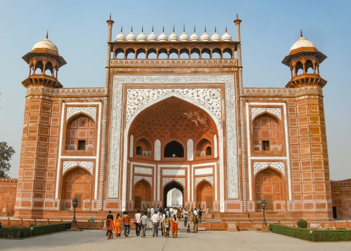 Architectural landmark: taj mahal main gateway © matthew t rader