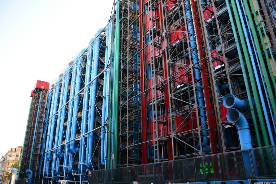 Architectural landmark: the centre pompidou, structured through color © ulrick trappschuh