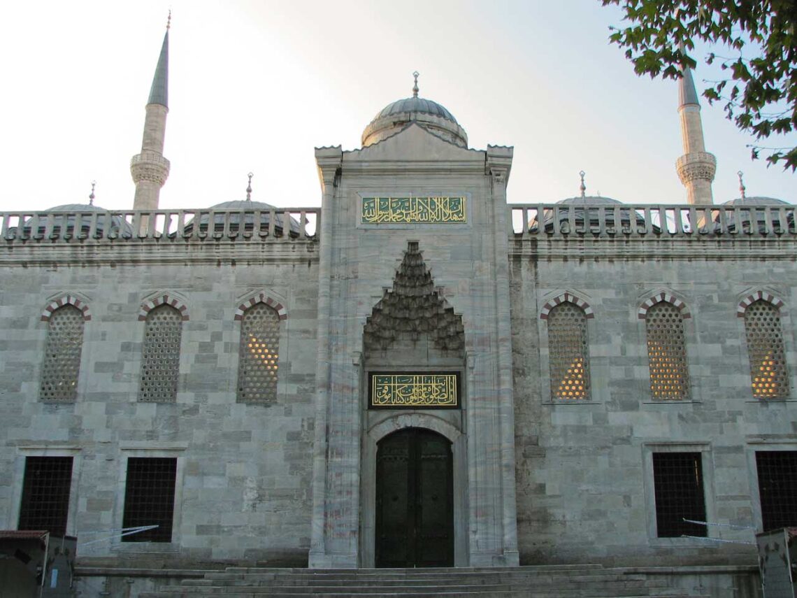 Architectural landmark: sultan ahmed mosque, entrance to the courtyard on the northwest side © serhat engul