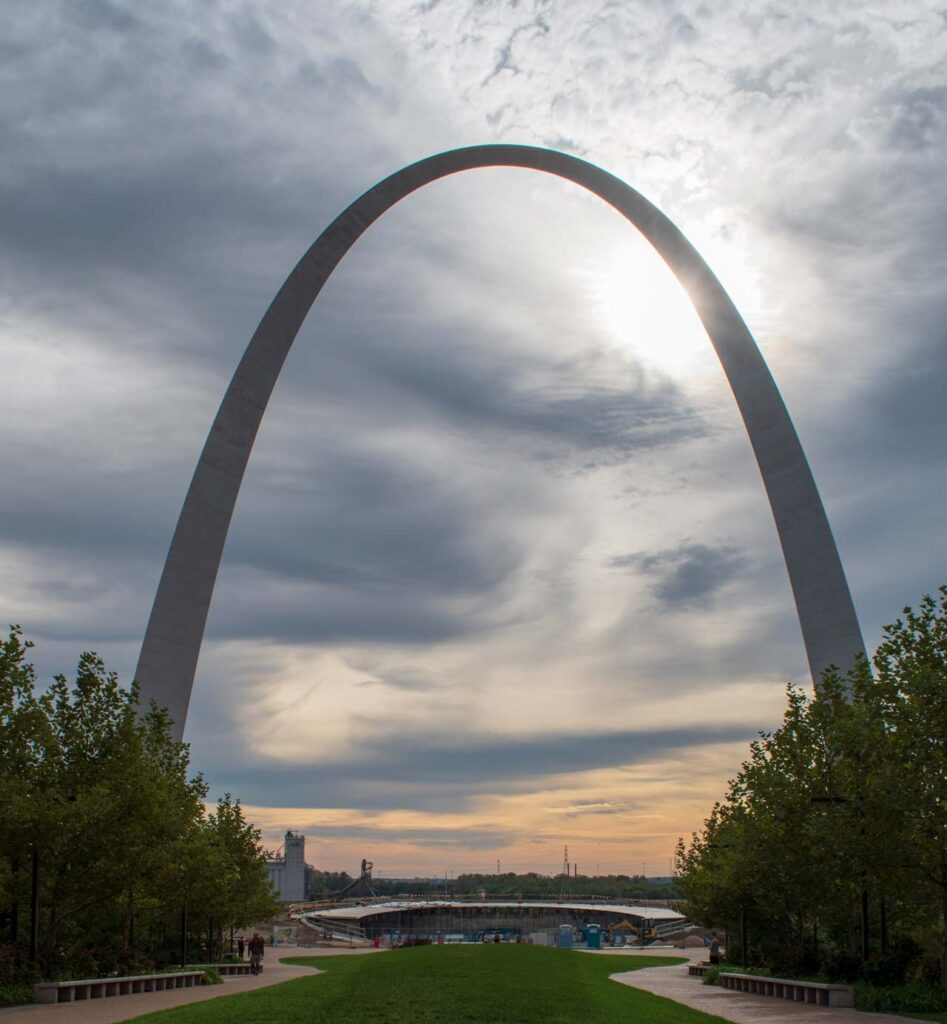 Architectural landmark: the gateway arch, structure © sidney / journey to all national parks
