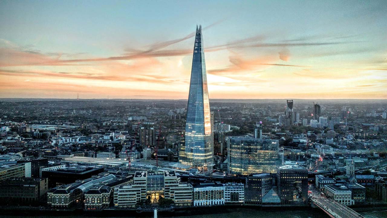 Architectural landmark: the shard aerial view © fred moon
