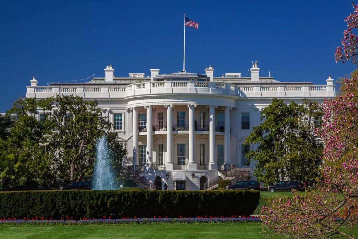Architectural landmark: the white house south façade © oleg albinsky