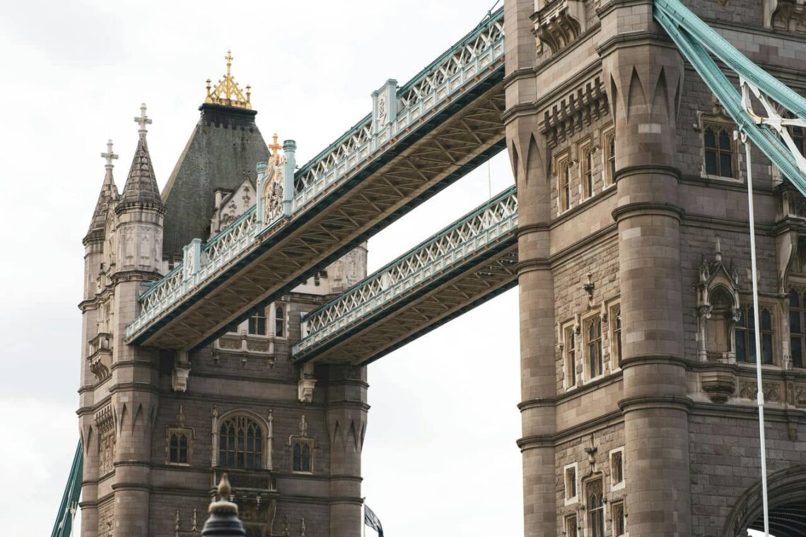 17 Famous Architectural Landmarks In Europe For Architects 127 Architectural landmark: tower bridge exterior closeup ยฉ szymon shields