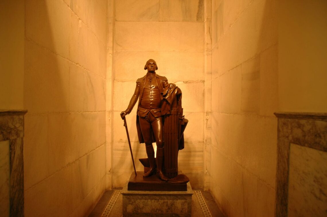 Architectural landmark: washington monument george washington statue inside © art10