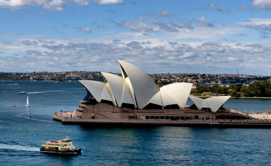 Arup: sydney opera house view from the west © bernard spragg