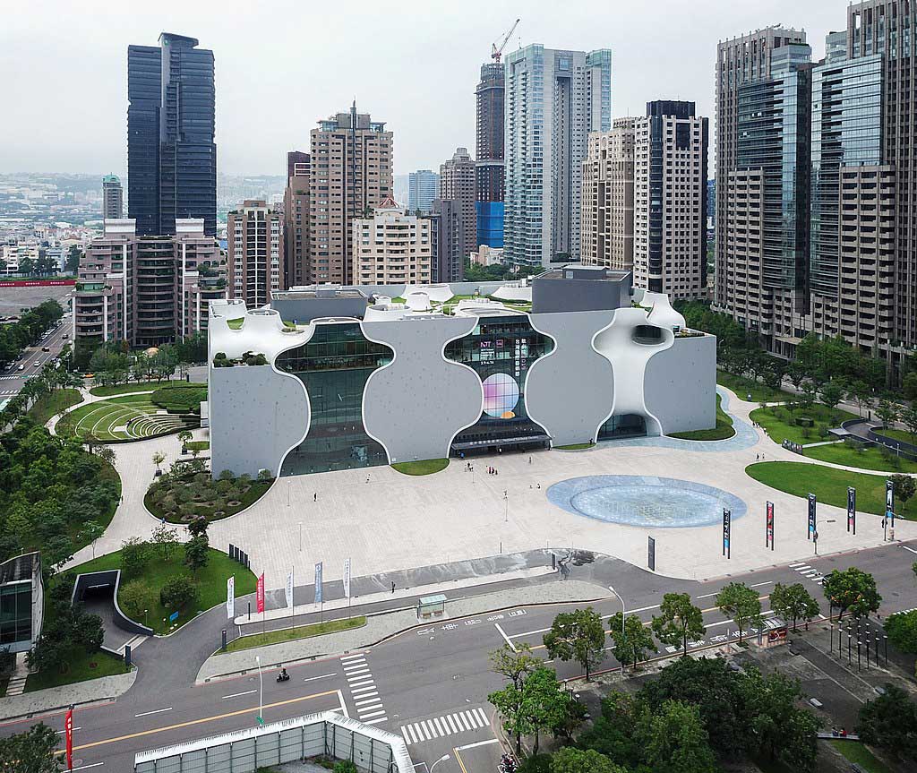 Arup: taichung metropolitan opera house, taiwan - a performance venue enclosed by double-curved concrete shells, it opened in 2016. © wpcpey