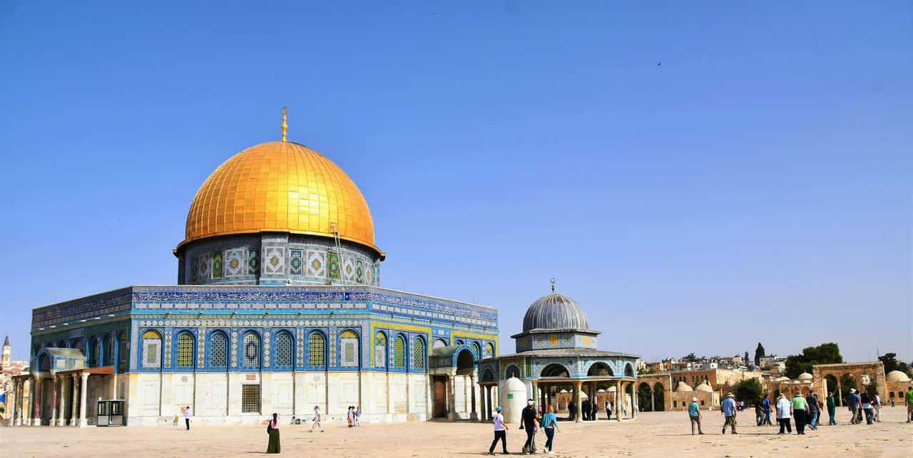 Dome of the rock with adjacent dome of the chain © gary chapman