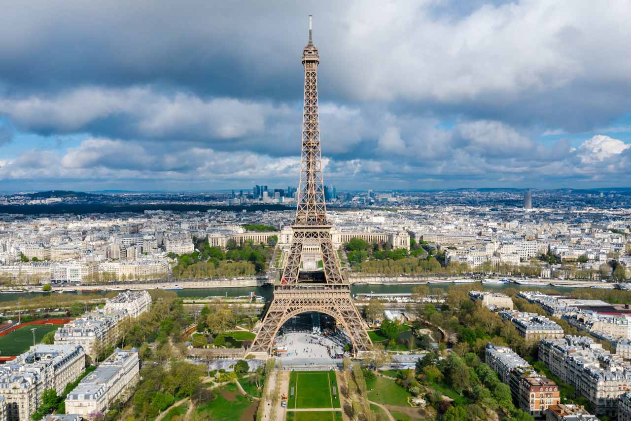 Eiffel tower: birds eye view © mikhail nilov