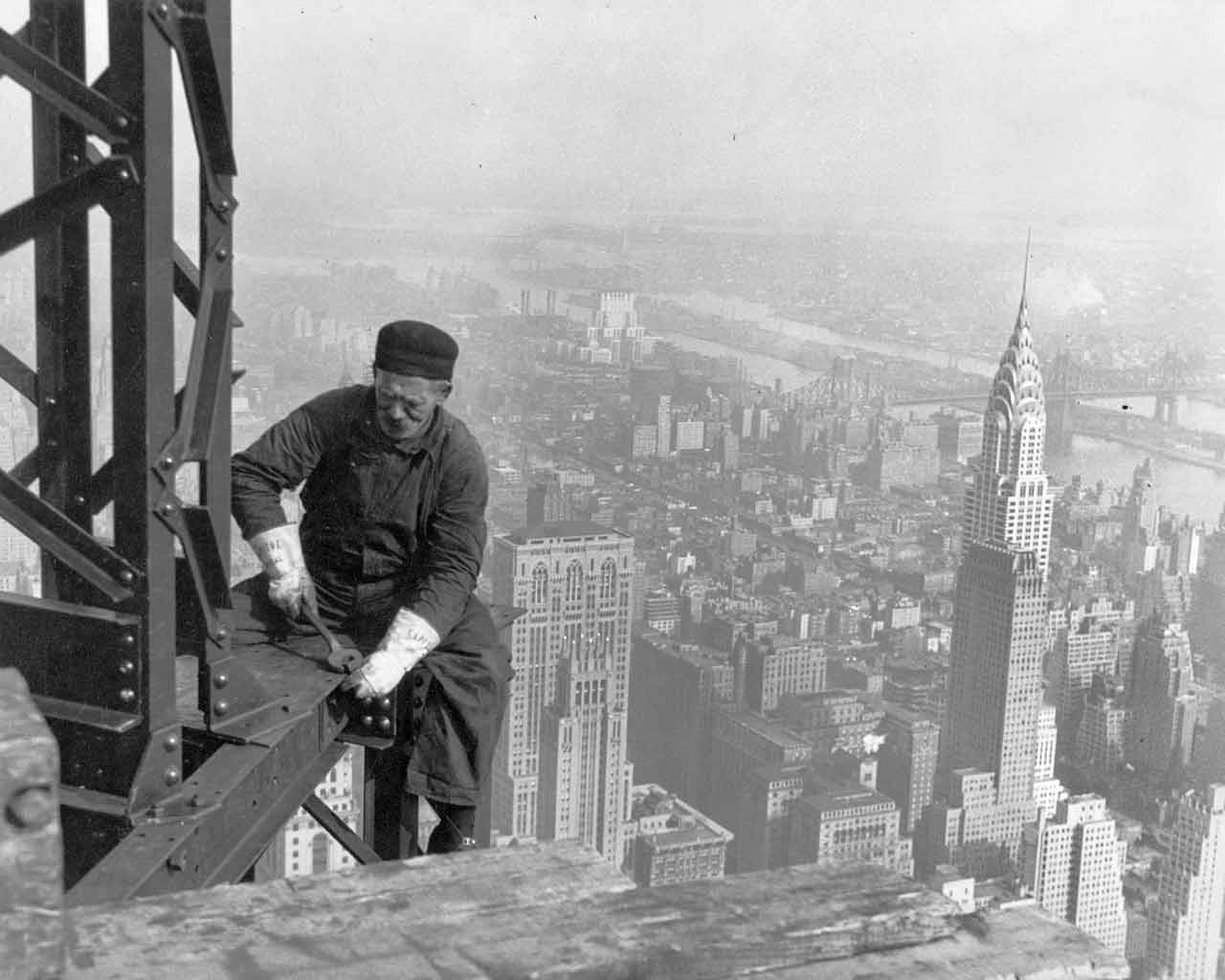 Empire state building: structural worker © lewis w. Hine