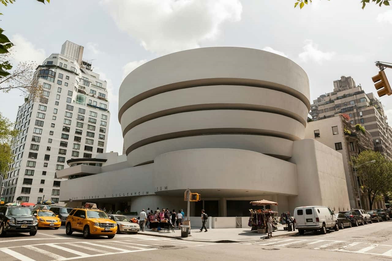 Guggenheim museum nyc main façade © reno laithienne
