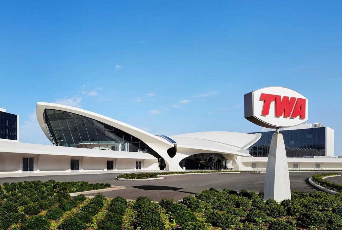 Inc architecture: twa hotel exterior