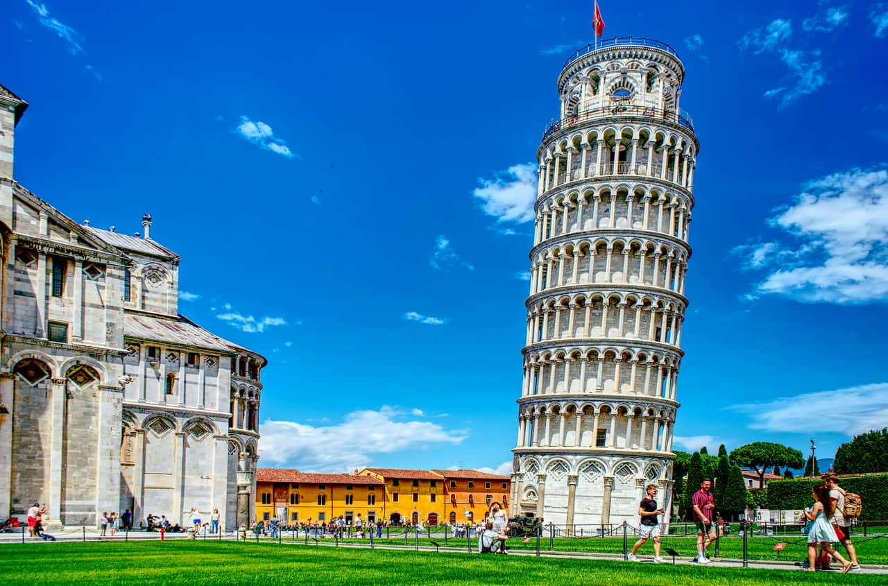 Leaning tower of pisa structure © andrea cevenini