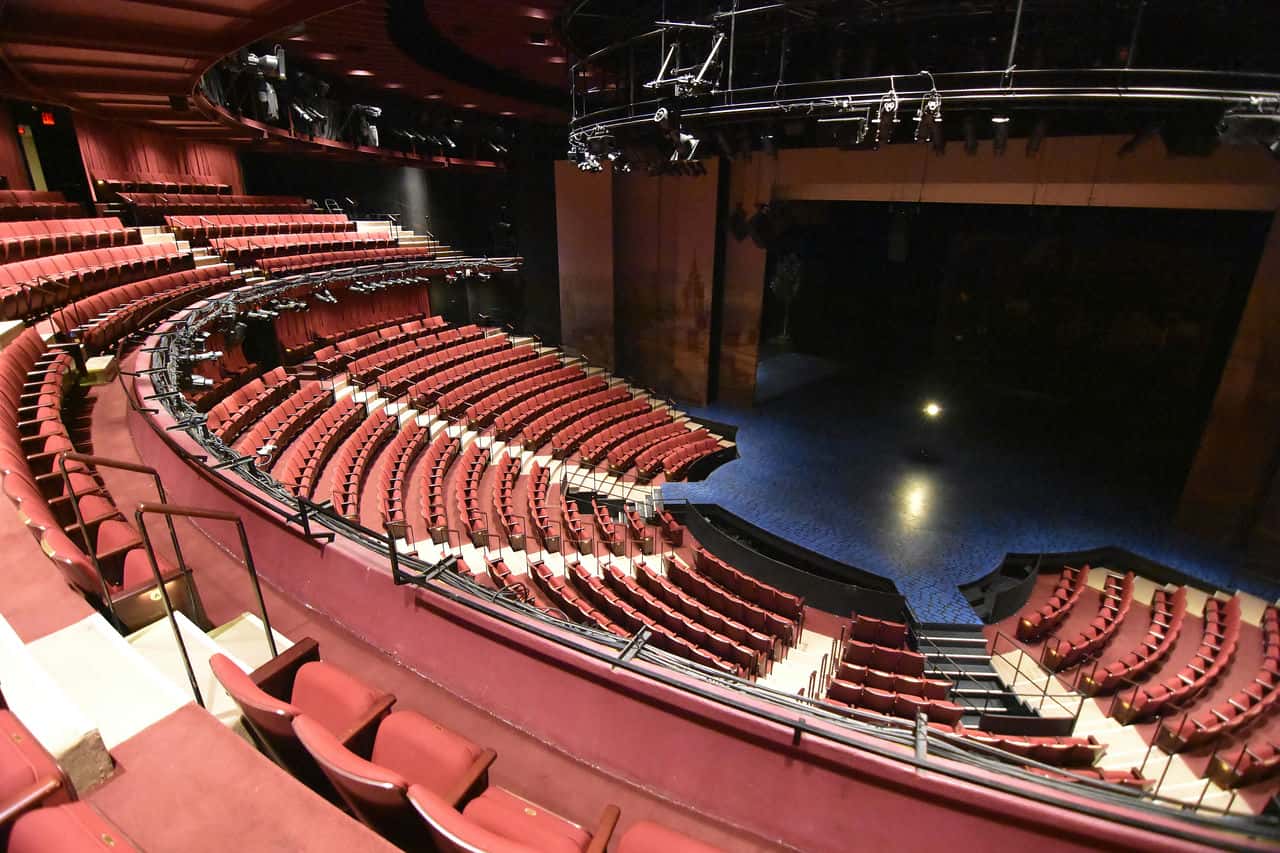 Lincoln center vivian beaumont theater interior © glenda altarejos