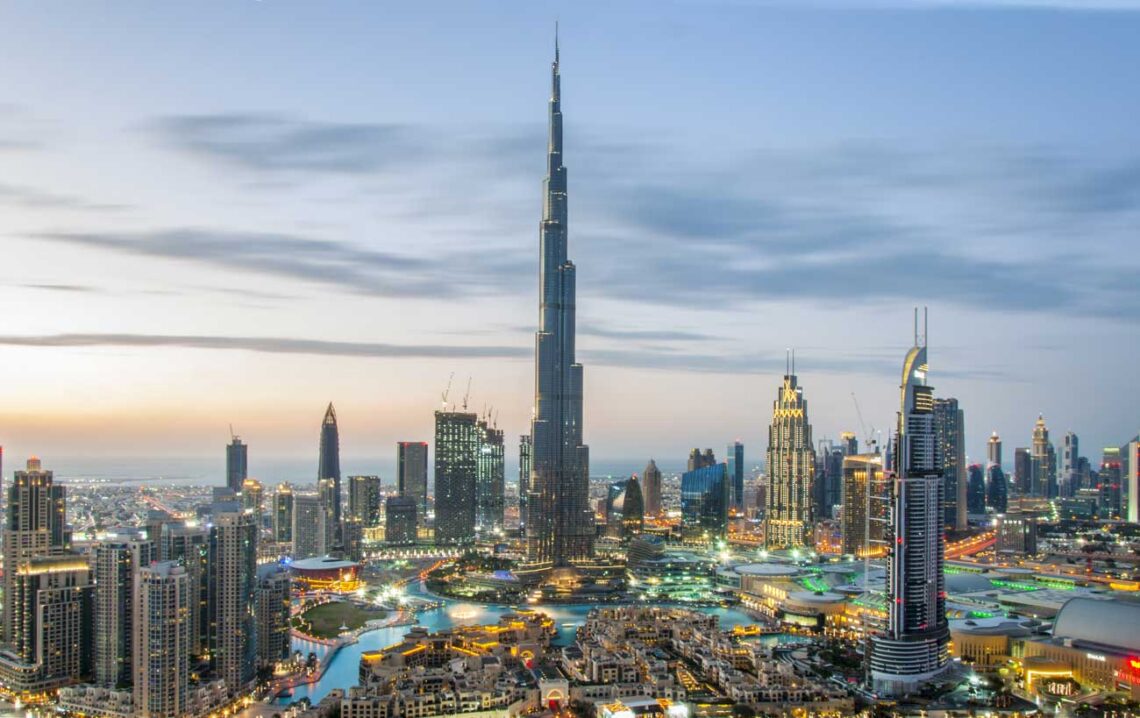 Skidmore, owings & merrill: burj khalifa, dubai, united arab emirates - world's tallest building at 2,717 ft, completed in 2010. © umar shariff