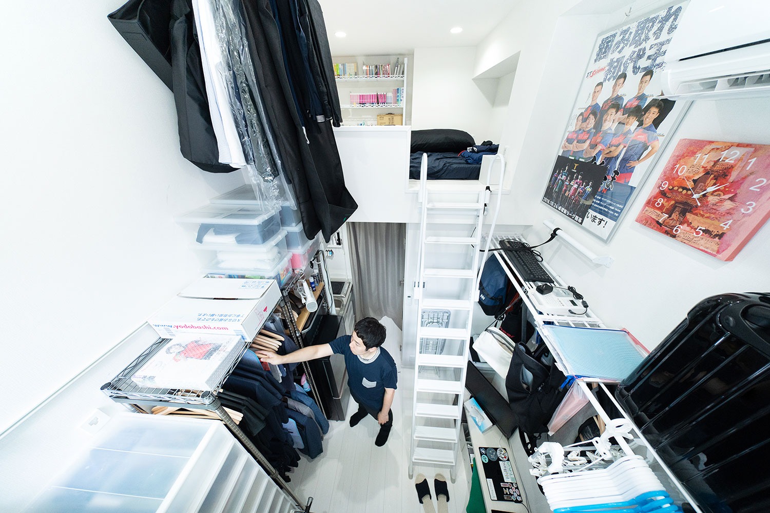 Smallest apartment in japan: overall look of the apartment © spilytus