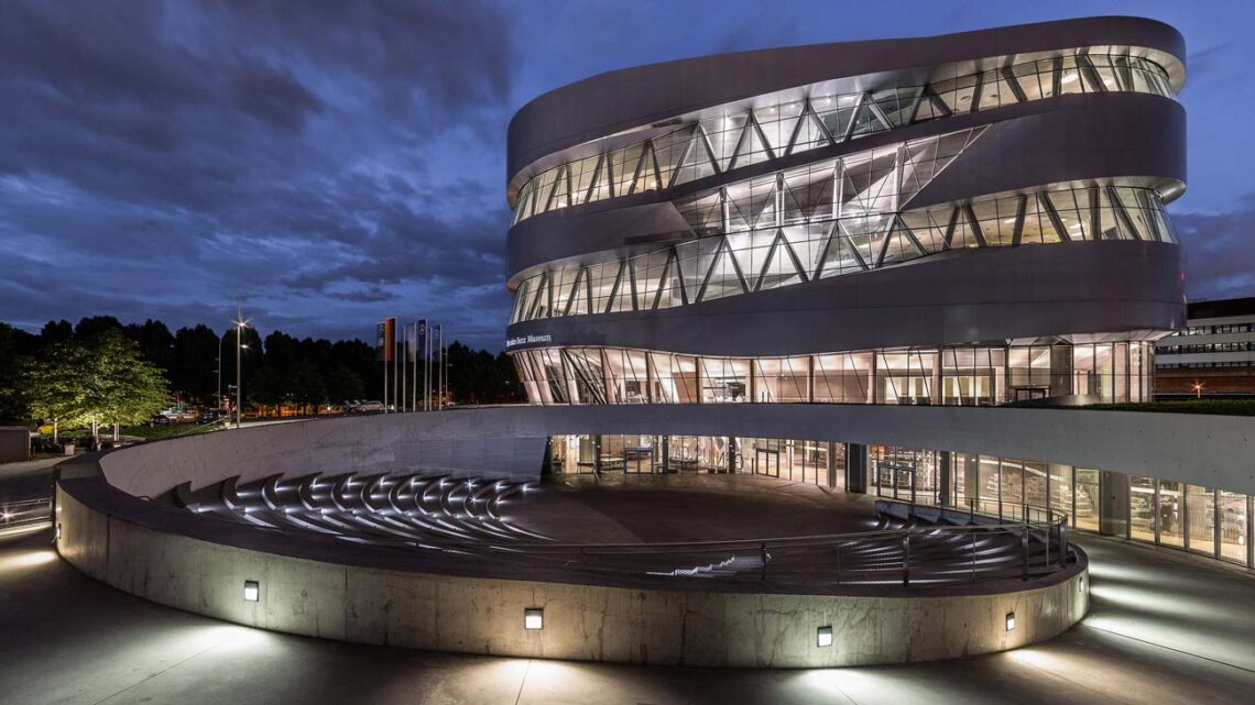 Unstudio: mercedes-benz museum building structure based on a trefoil © bastian k