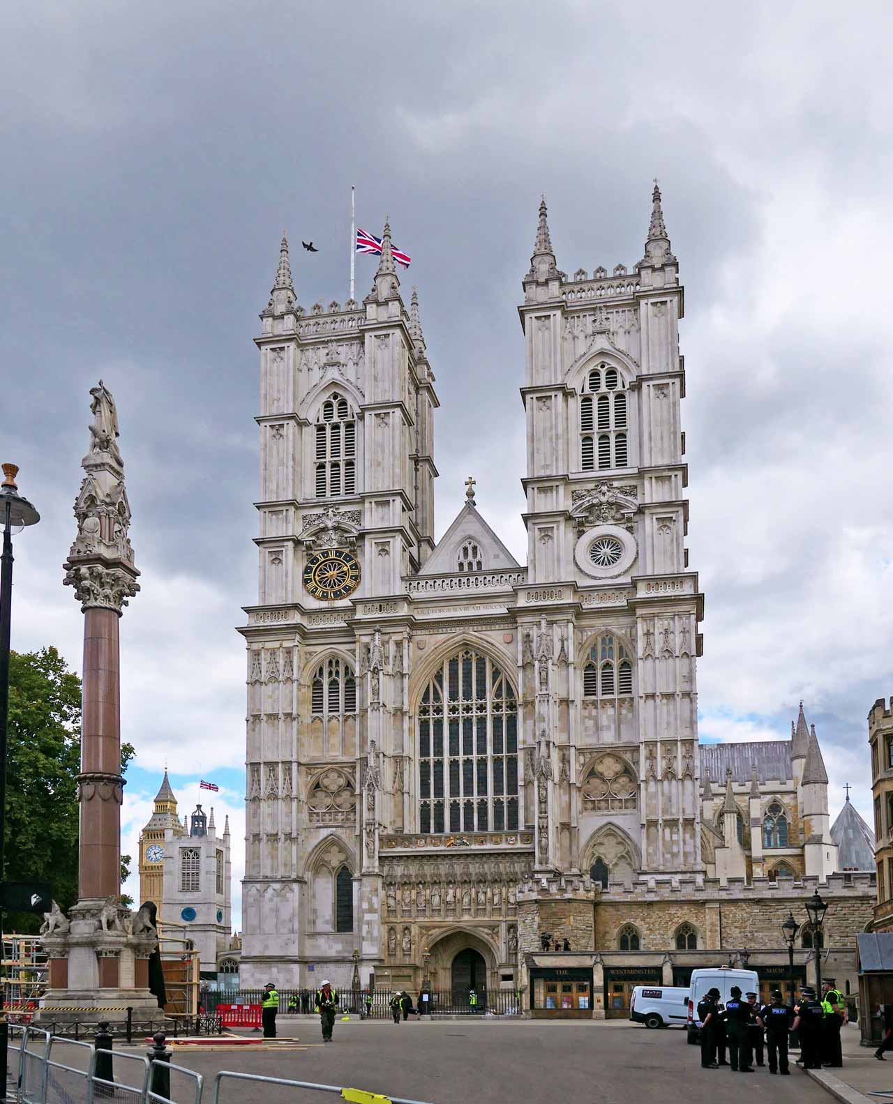 Westminster abbey western façade © amanda slater