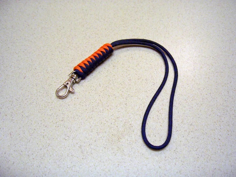 41 Super Cool Diy Paracord Projects For The Adventurous 41. Paracord wrist lanyard made with the snake knot