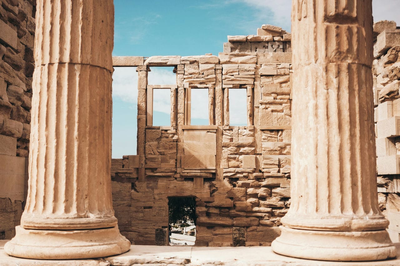 Architectural landmark: acropolis of athens ruins © cristina gottardi