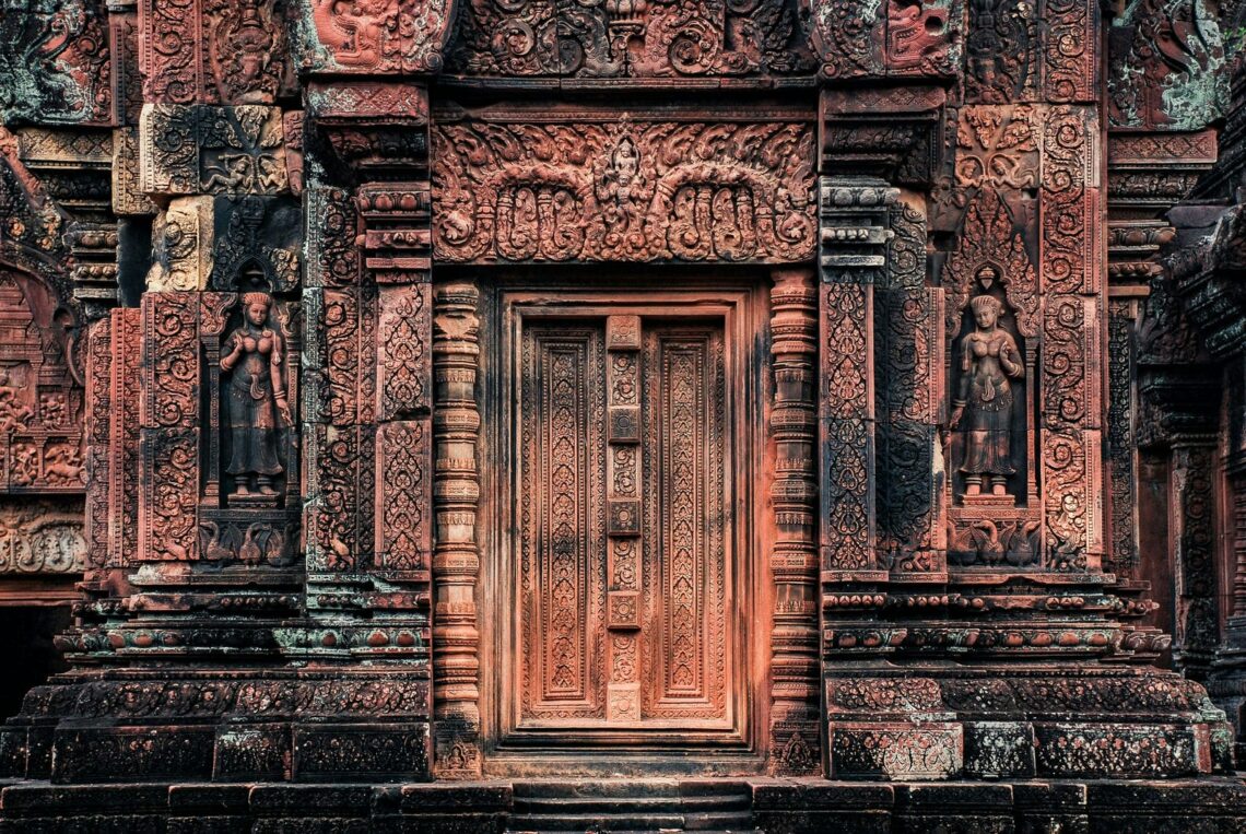 Architectural landmark: angkor wat gate of banteay srei © jj ying