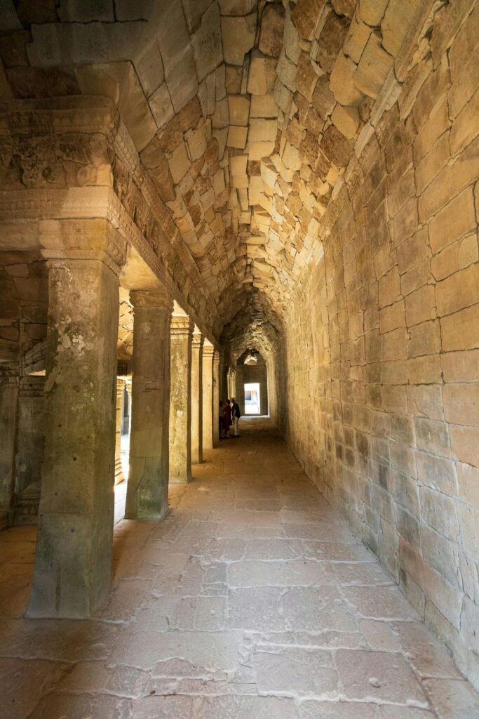 Architectural landmark: angkor wat hallway © serg alesenko
