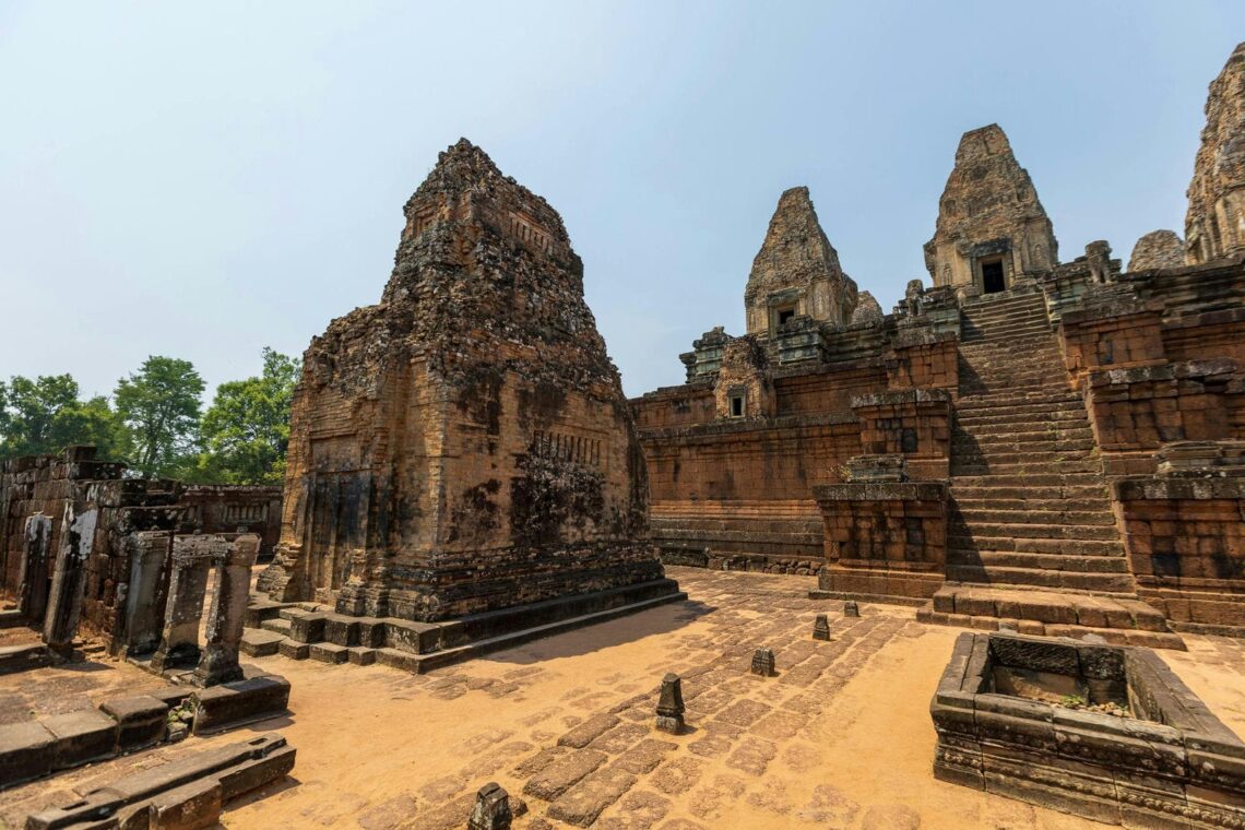 Architectural landmark: angkor wat pre rup temple © serg alesenko