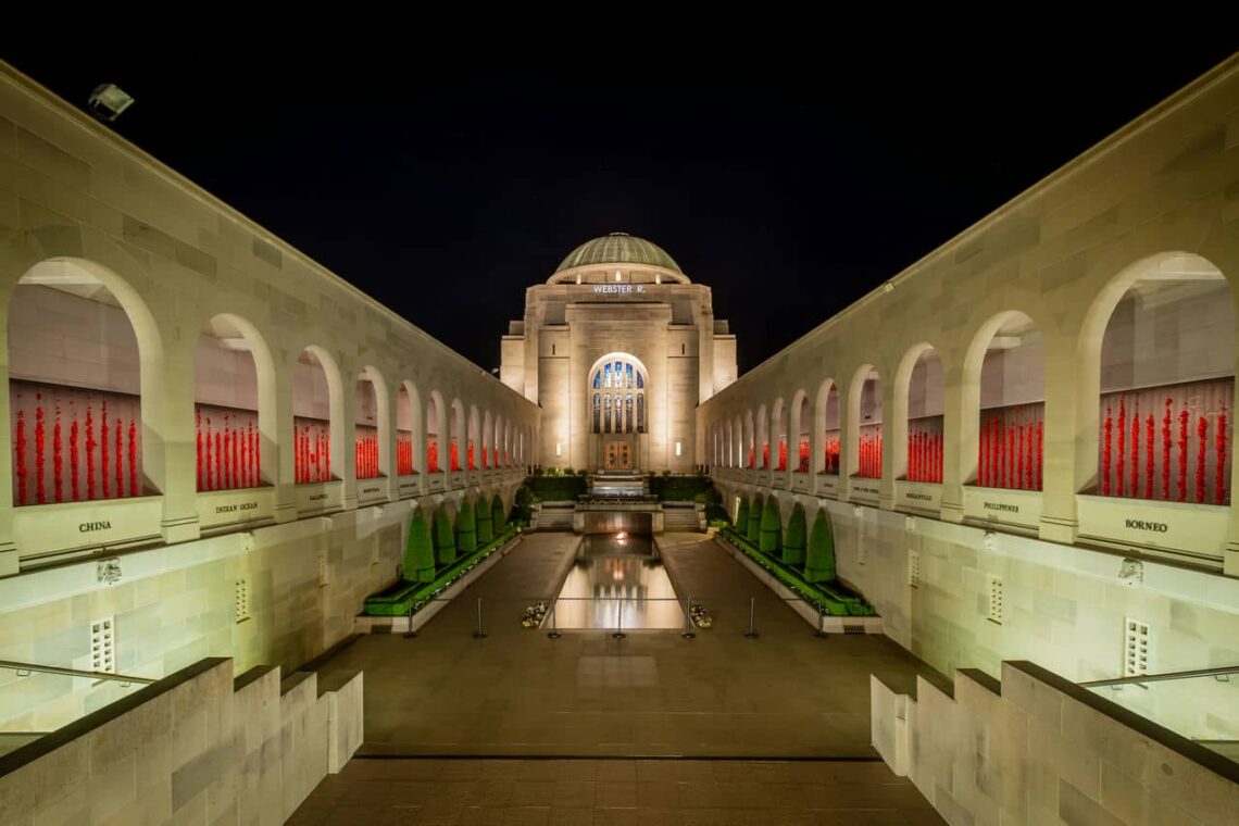 Architectural landmark: australian war memorial courtyard © les butcher