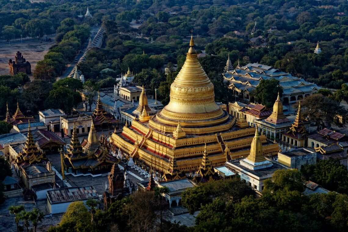 18 Famous Architectural Landmarks In Asia For Architects 286 Architectural landmark: bagan temples shwezigon pagoda ยฉ yves alarie