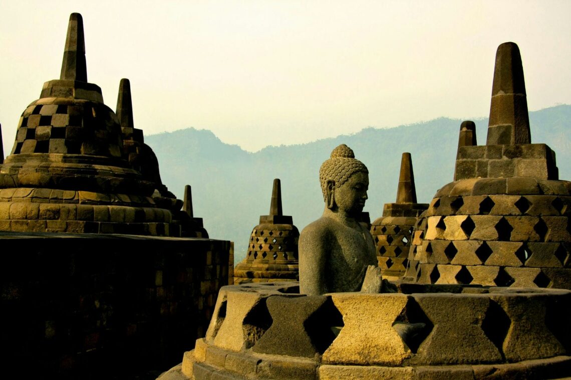 18 Famous Architectural Landmarks In Asia For Architects 277 Architectural landmark: borobudur temple buddha statue ยฉ mario la pergola