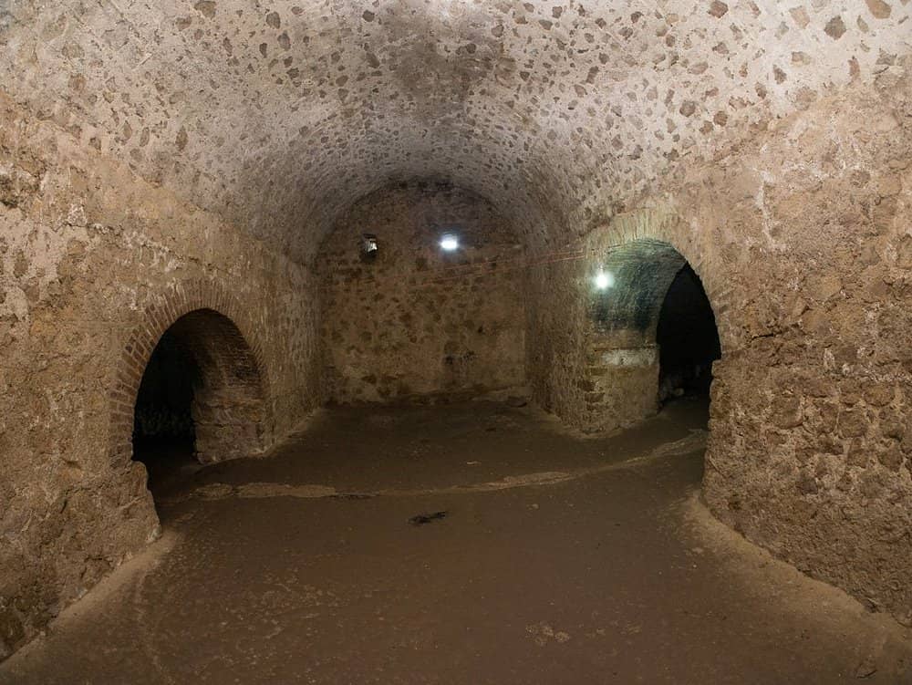 15 Famous Architectural Landmarks In Africa For Architects 213 Architectural landmark: cape coast castle dungeon ยฉ tomnl8761my