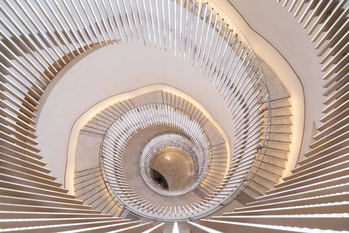Architectural landmark: crown sydney staircase chandelier © preciosa lighting