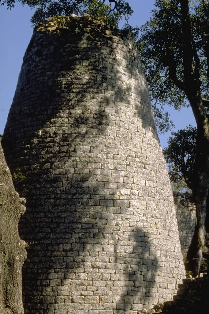 Architectural landmark: great zimbabwe conical tower entrance © hans hillewaert