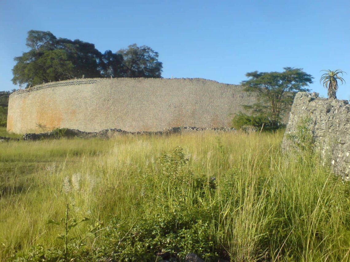 Architectural landmark: great zimbabwe wall © jens klinzing