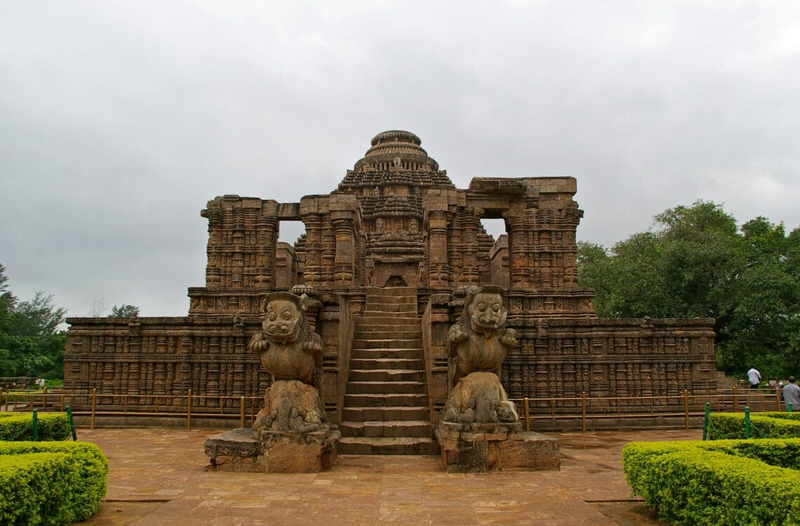 Architectural landmark: konark sun temple lion colossi © pete