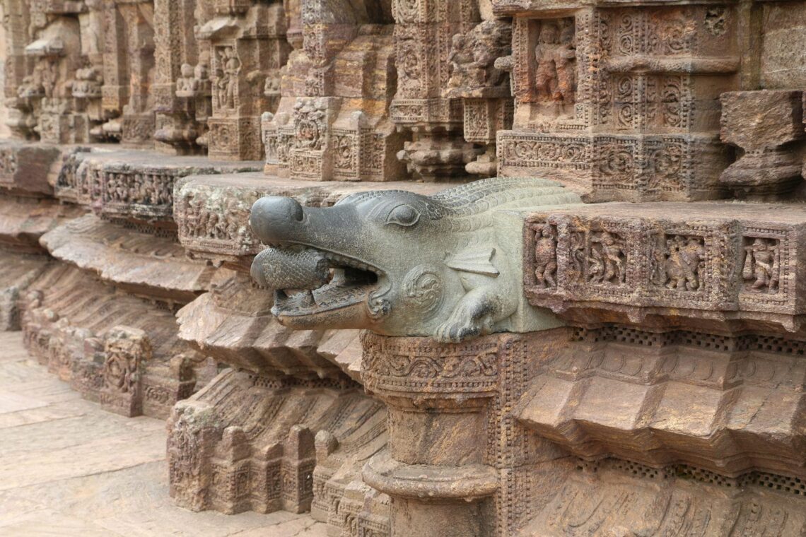 Architectural landmark: konark sun temple sculpture of makara crocodile © bernard gagnon