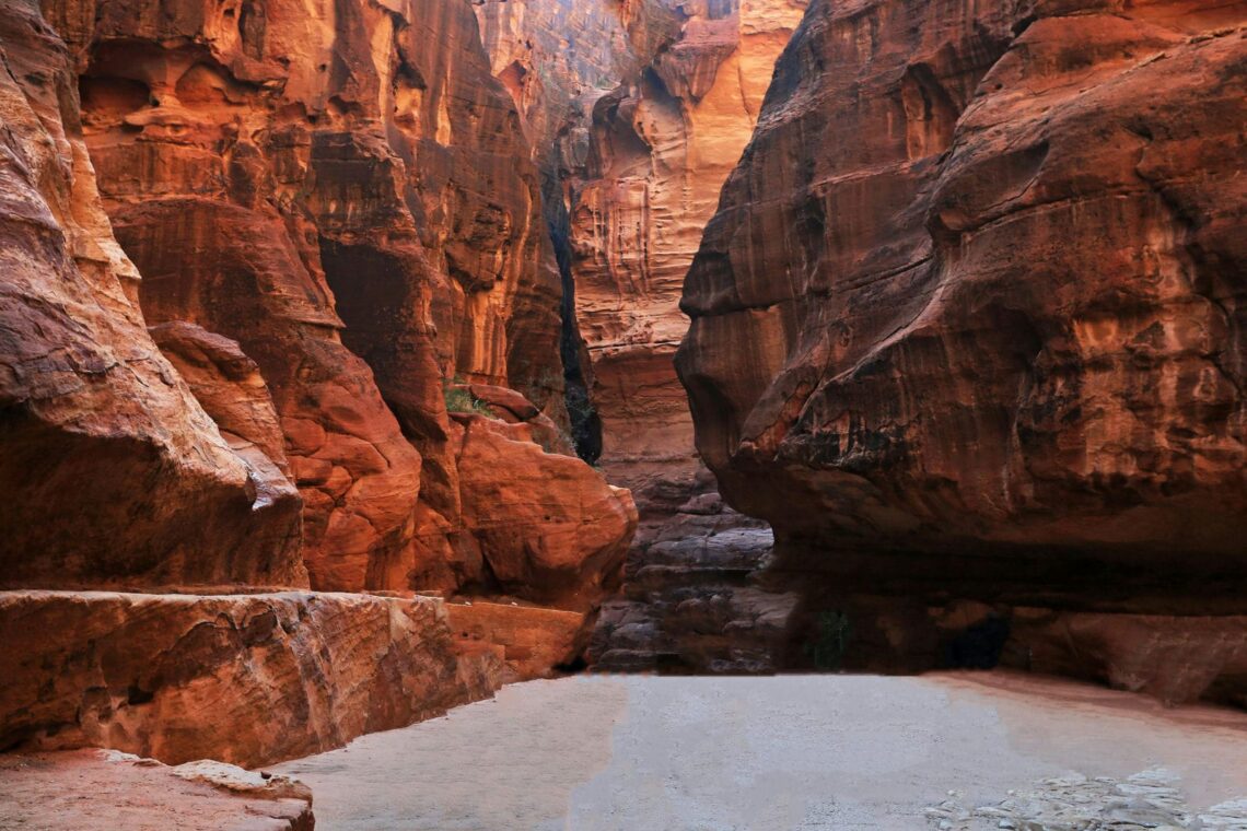 18 Famous Architectural Landmarks In Asia For Architects 415 Architectural landmark: petra siq narrow gorge ยฉ jeffry surianto