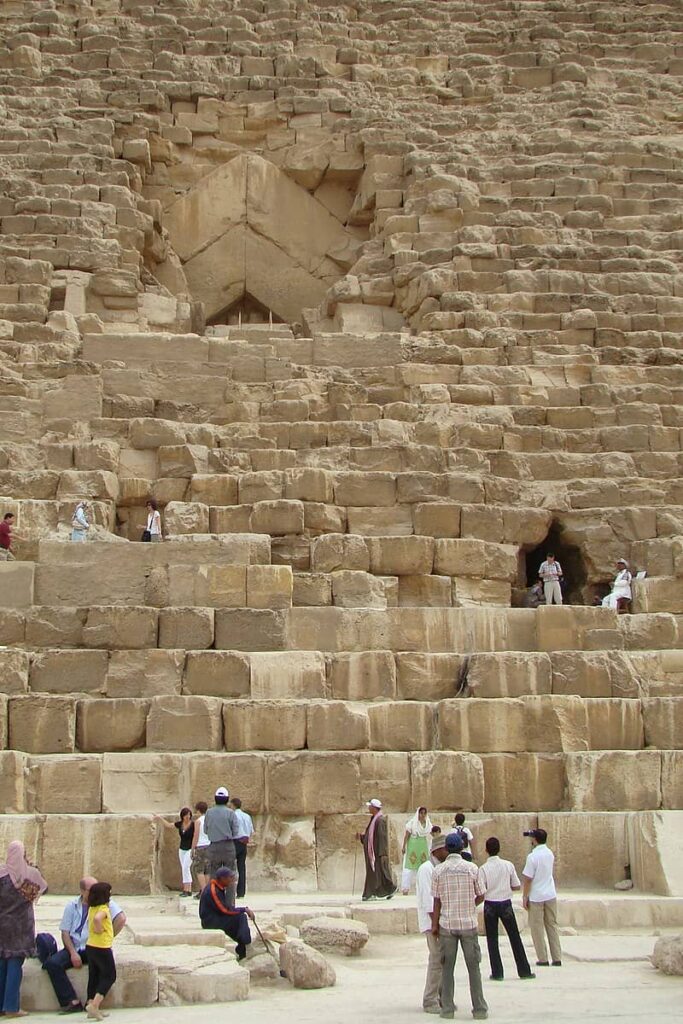 15 Famous Architectural Landmarks In Africa For Architects 155 Architectural landmark: pyramids of giza robbers tunnel ยฉ hajotthu