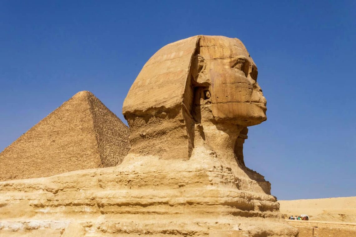 Architectural landmark: pyramids of giza sphinx and pyramid © denitsa kireva