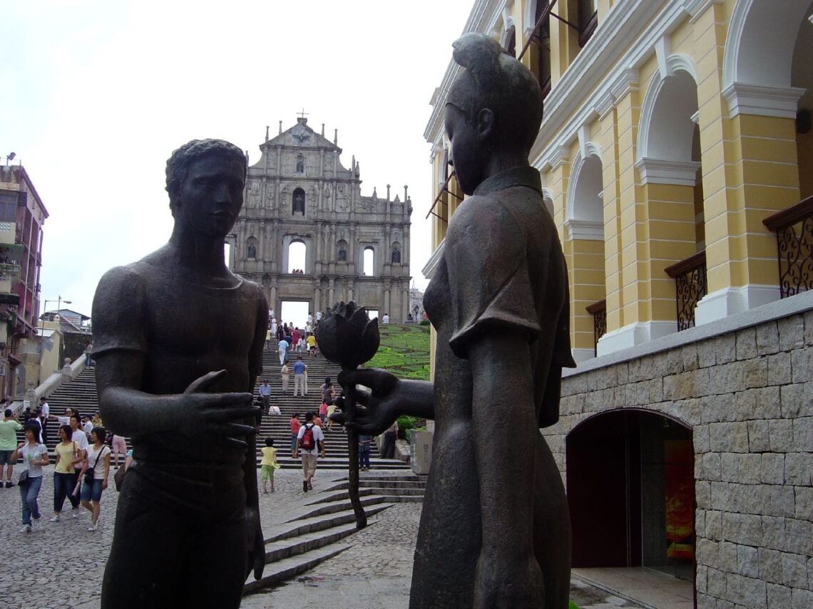 18 Famous Architectural Landmarks In Asia For Architects 423 Architectural landmark: ruins of st. Paulโs friendship statue closeup ยฉ rob