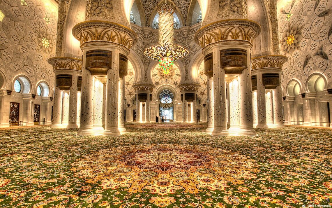 Architectural landmark: sheikh zayed grand mosque world’s largest hand-knotted carpet
