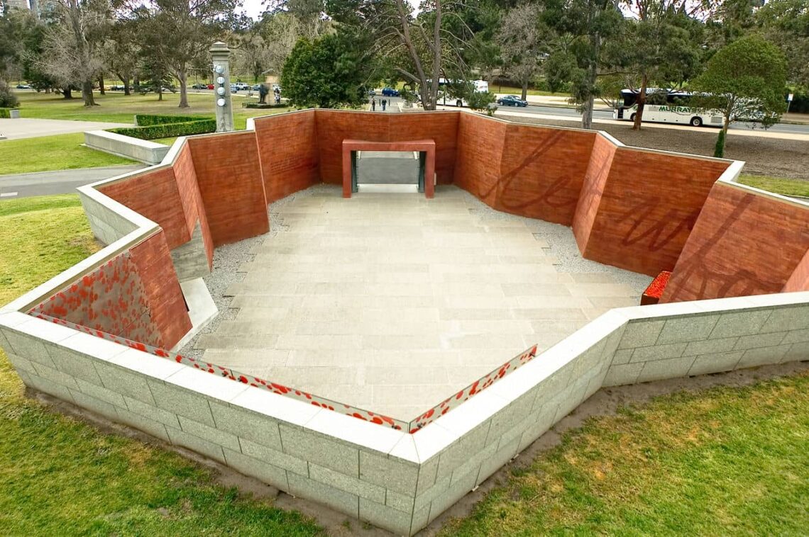 Architectural landmark: shrine of remembrance visitor entrance © jonathan lin