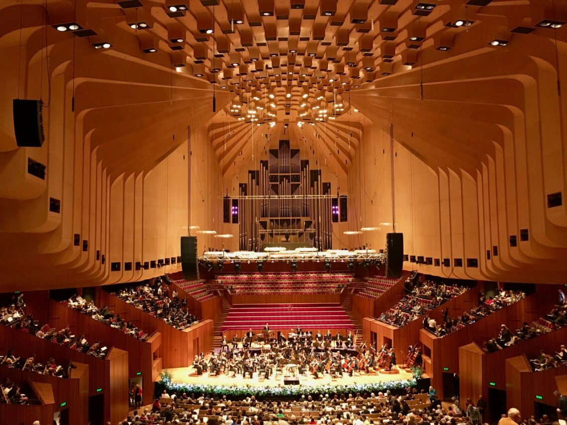 Architectural landmark: sydney opera house main concert hall © bennyg