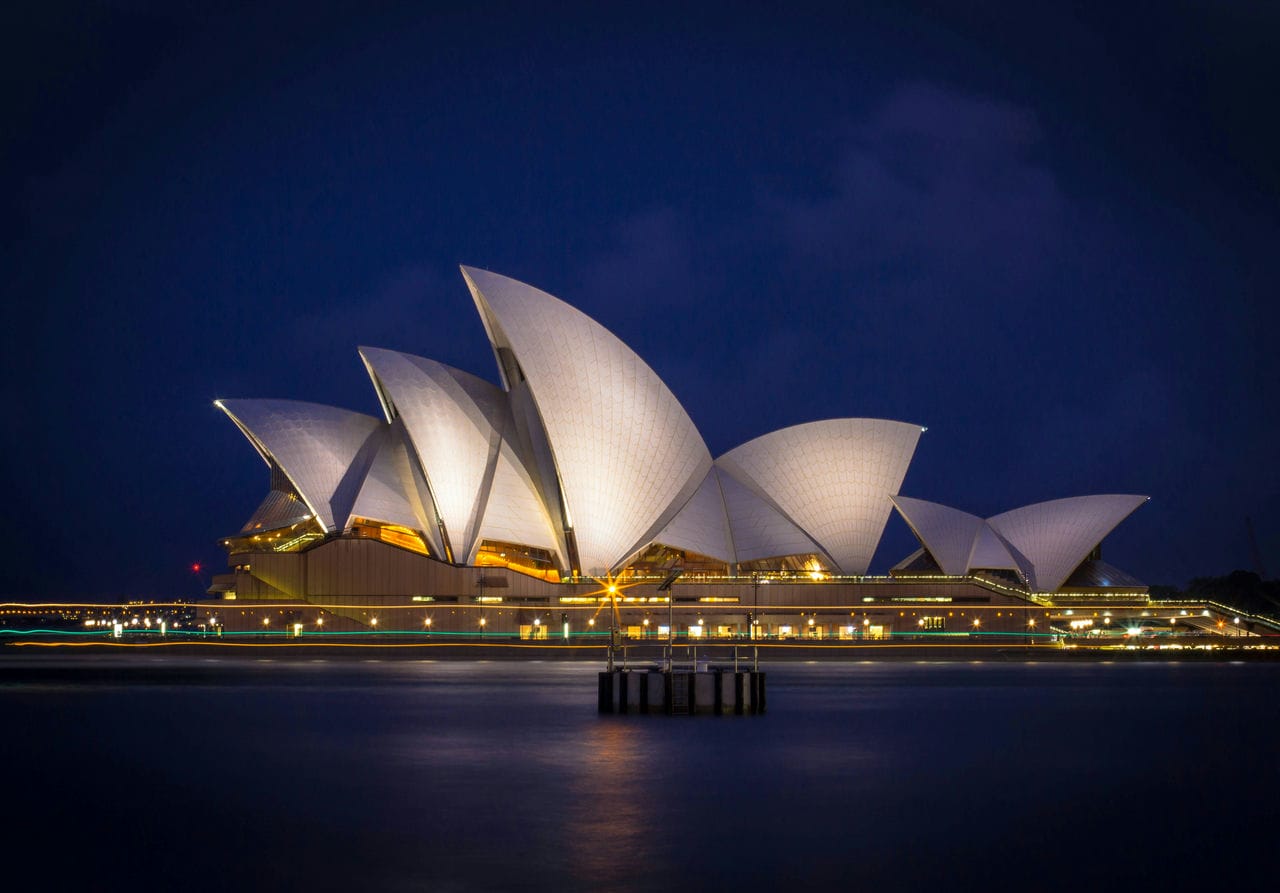 Architectural landmark: sydney opera house night view © photoholgic