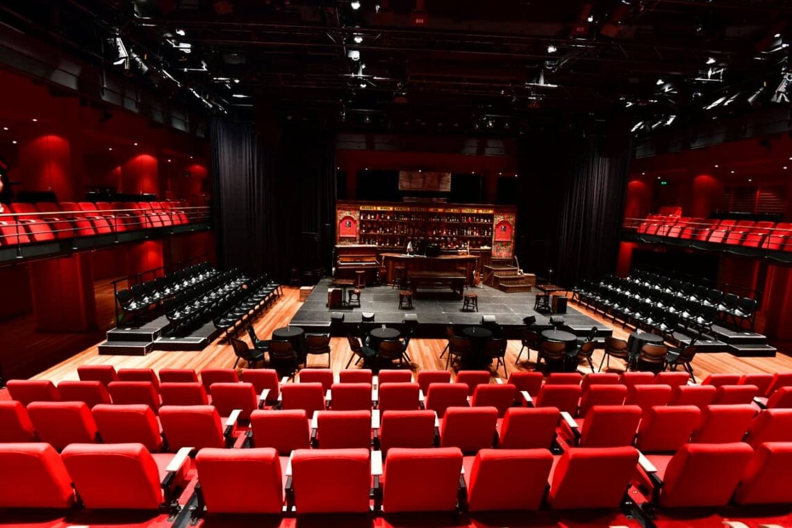 Architectural landmark: sydney opera house studio © martin