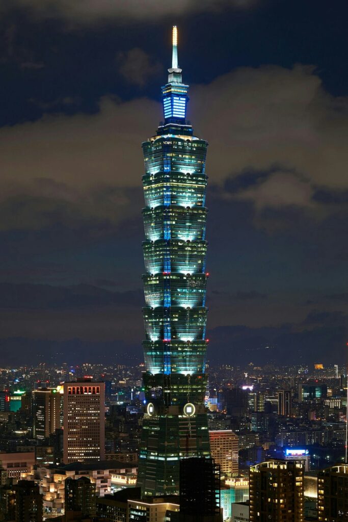 18 Famous Architectural Landmarks In Asia For Architects 310 Architectural landmark: taipei 101 at night ยฉ timo volz