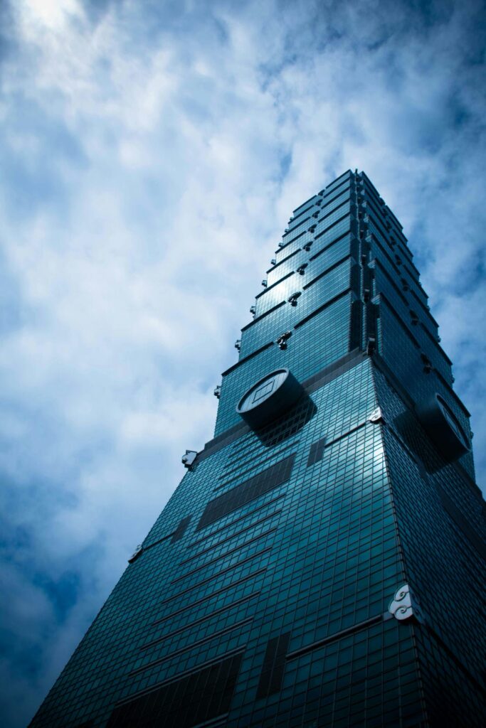 18 Famous Architectural Landmarks In Asia For Architects 314 Architectural landmark: taipei 101 low angle photography ยฉ ticka kao