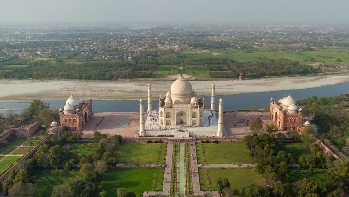 18 Famous Architectural Landmarks In Asia For Architects 230 Architectural landmark: taj mahal aerial view ยฉ architgupta aviator flight