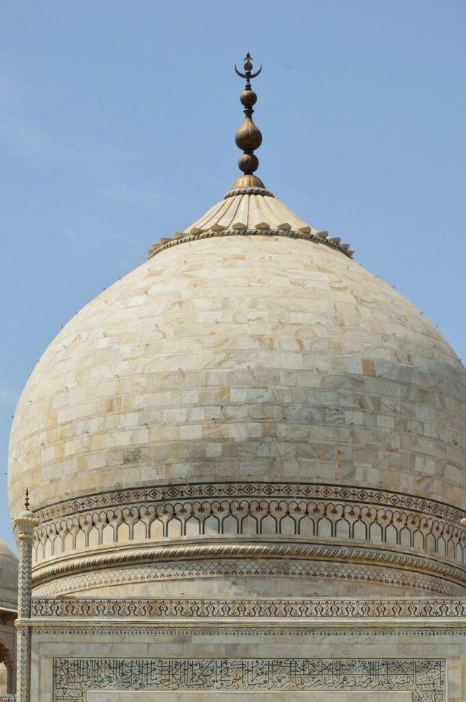 Architectural landmark: taj mahal central dome © biswarup ganguly